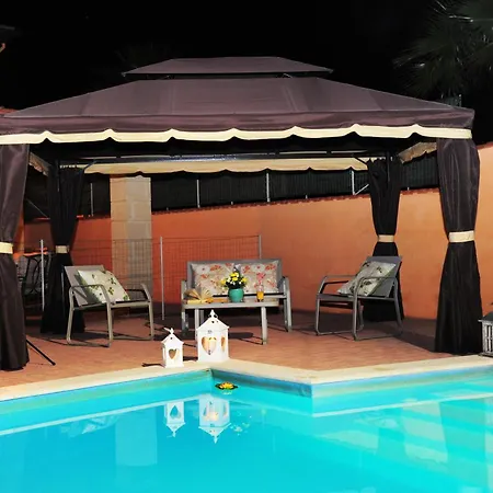 Gioiosa Vacation In Sicily With Private Fenced Pool & Hydro-massage Please Read, Leggete, Host Info Before Requesting