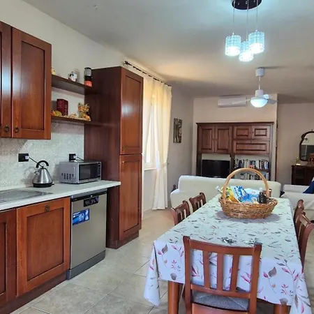 Gioiosa Vacation In Sicily With Private Fenced Pool & Hydro-massage Please Read, Leggete, Host Info Before Requesting Vila