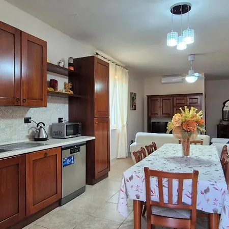 Gioiosa Vacation In Sicily With Private Fenced Pool & Hydro-massage Please Read, Leggete, Host Info Before Requesting Vila Favara