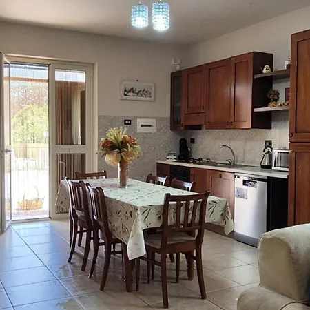 Gioiosa Vacation In Sicily With Private Fenced Pool & Hydro-massage Please Read, Leggete, Host Info Before Requesting Vila