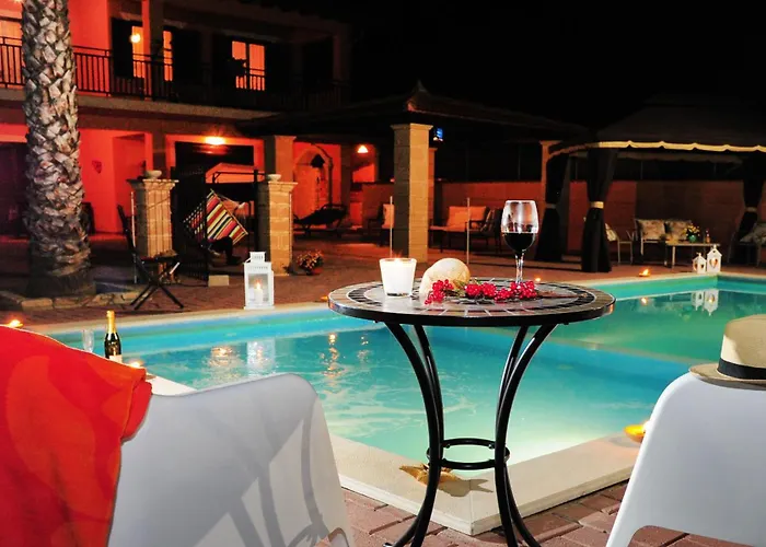 Gioiosa Vacation In Sicily With Private Fenced Pool & Hydro-massage Please Read, Leggete, Host Info Before Requesting