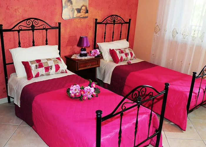 Villa Gioiosa Vacation In Sicily With Private Fenced Pool & Hydro-massage Please Read, Leggete, Host Info Before Requesting *