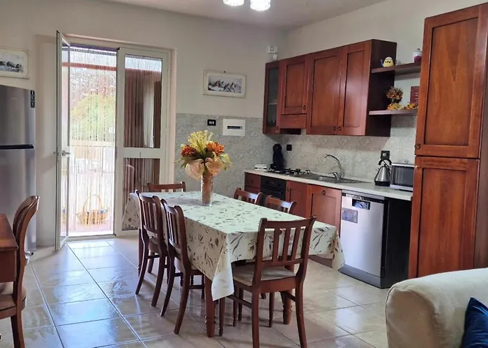 Gioiosa Vacation In Sicily With Private Fenced Pool & Hydro-massage Please Read, Leggete, Host Info Before Requesting Favara